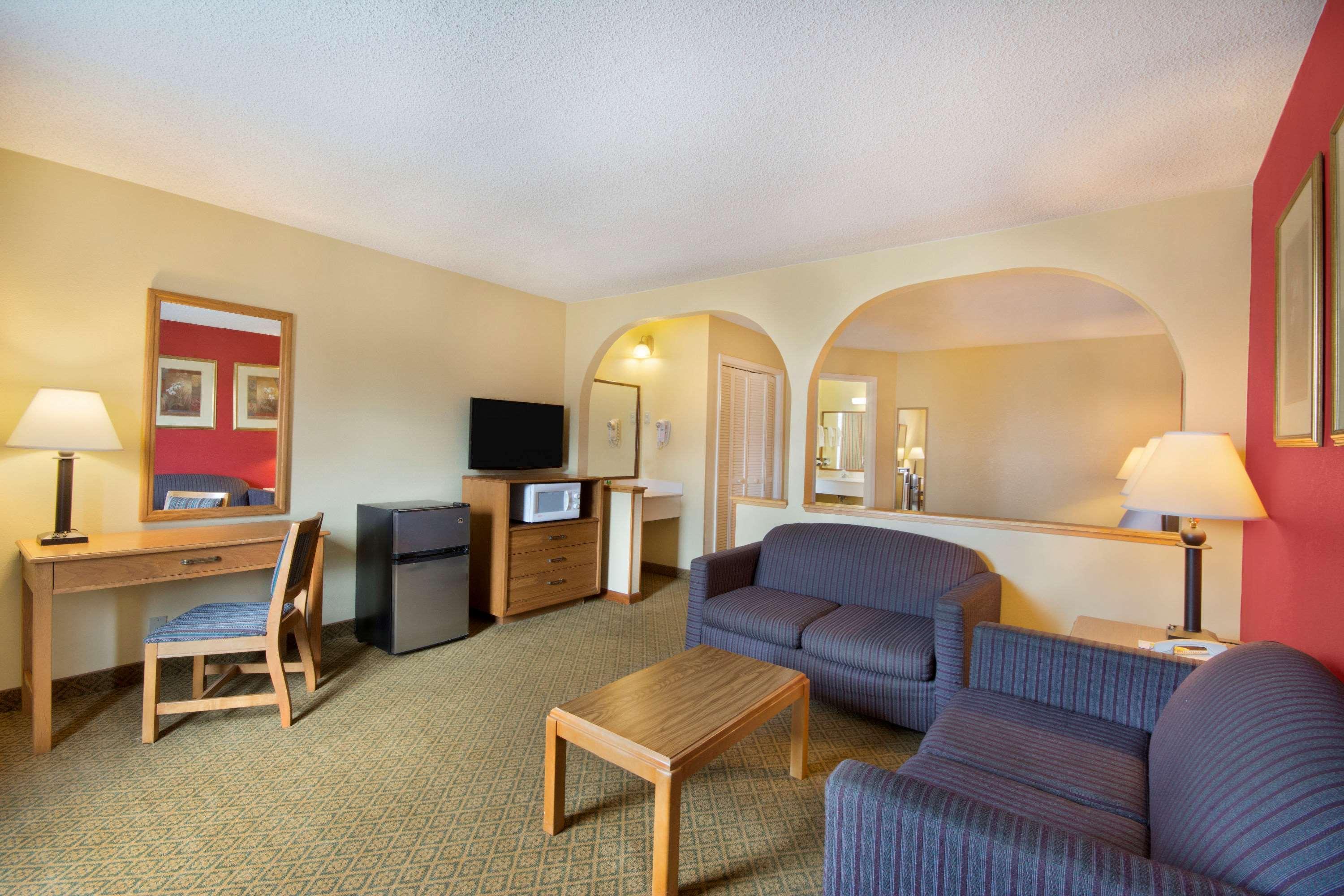 Super 8 By Wyndham Lancaster Motel Luaran gambar